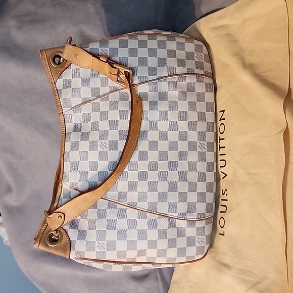 Louis Vuitton Galleria PM - Picture 8 of 16